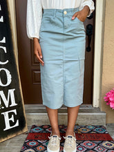 Load image into Gallery viewer, The Remi Robin in Lt. Blue Midi Denim (2-24)