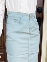 Load image into Gallery viewer, The Remi Robin in Lt. Blue Midi Denim (2-24)