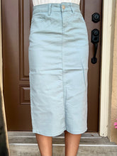 Load image into Gallery viewer, The Remi Robin in Lt. Blue Midi Denim (2-24)