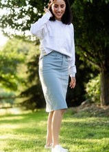 Load image into Gallery viewer, The Remi Robin in Lt. Blue Midi Denim (2-24)